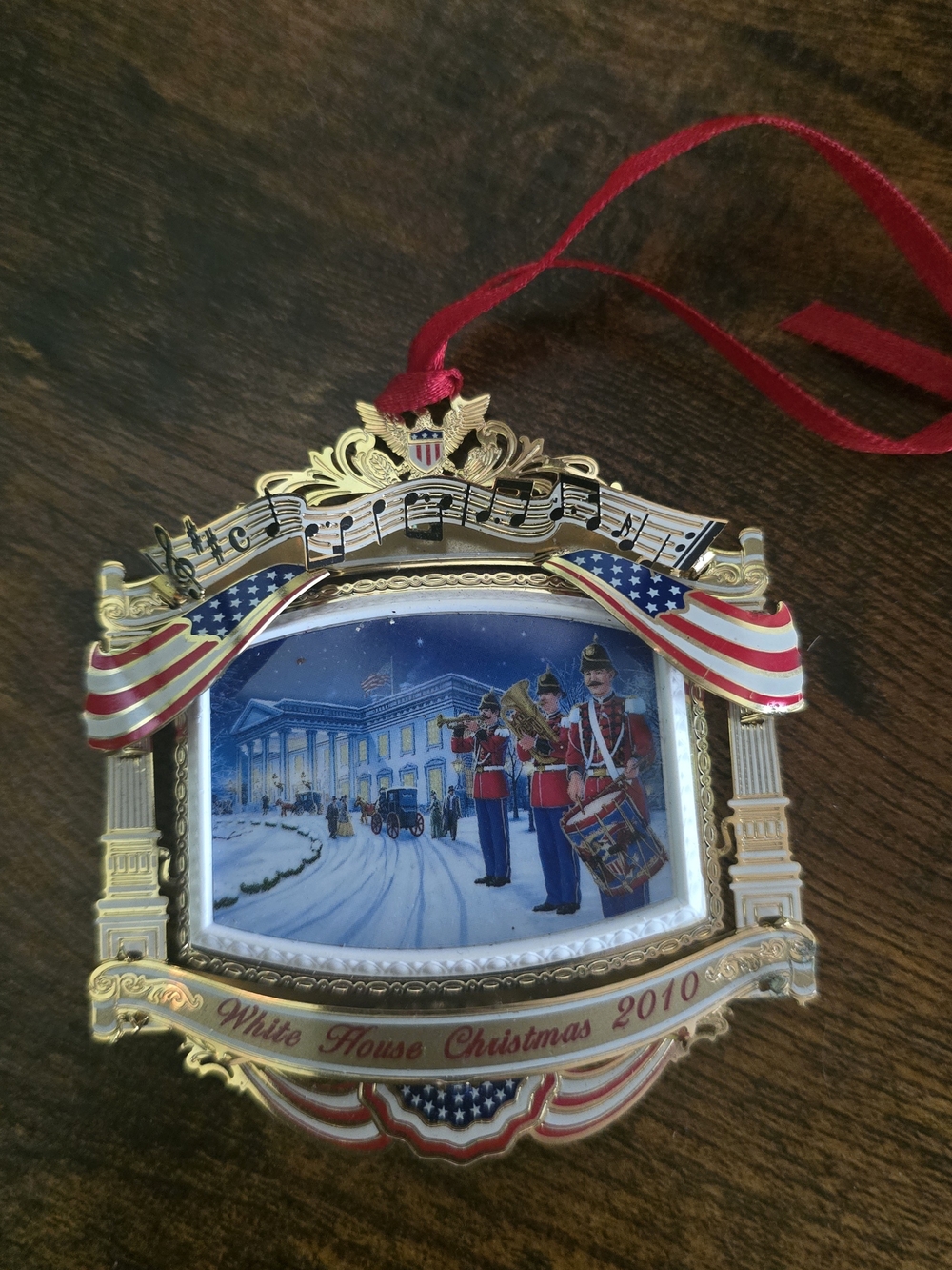 2010 White House Historical Association Christmas ornament, specifically design